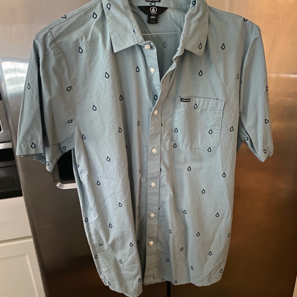 Volcom button up shirt never worn